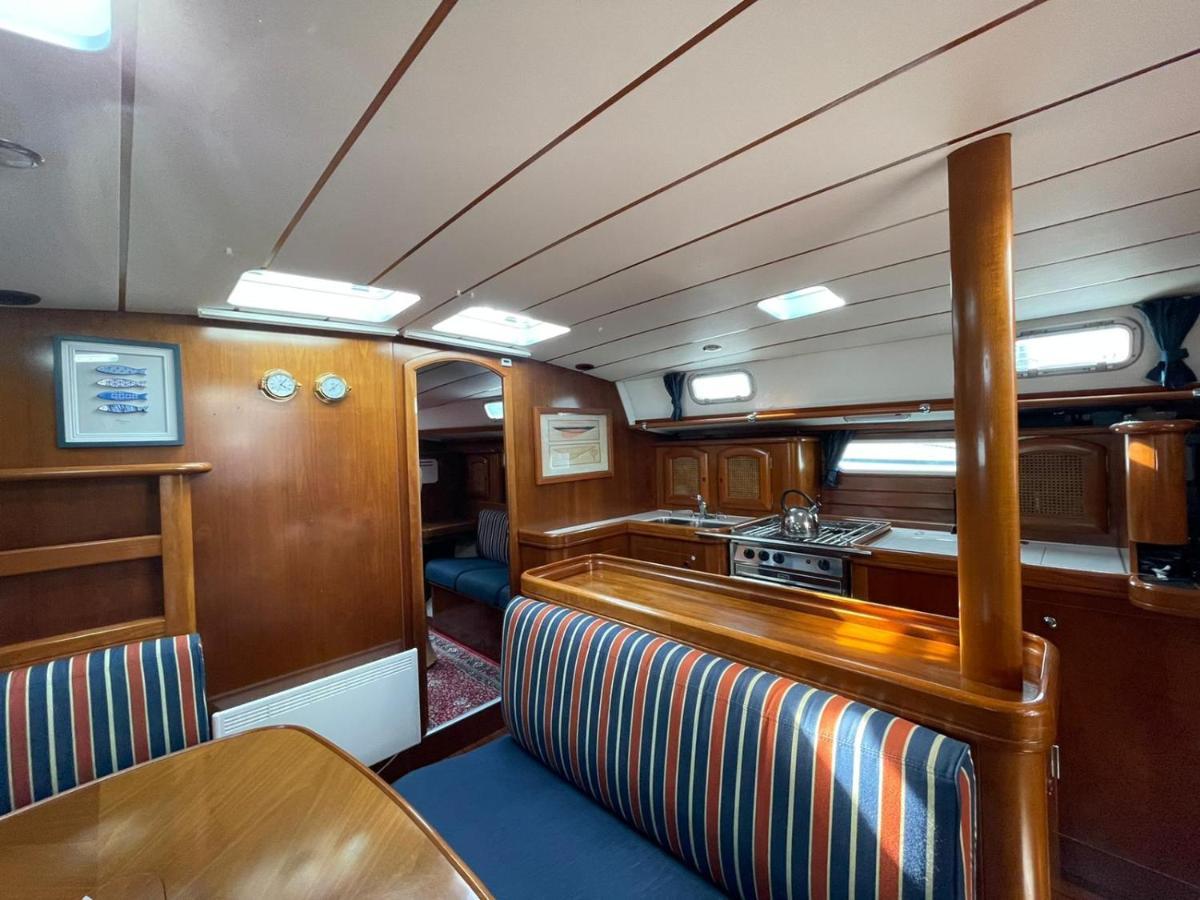 מלון ברצלונה Beautiful And Comfortable Sailboat With Secure Parking Available מראה חיצוני תמונה