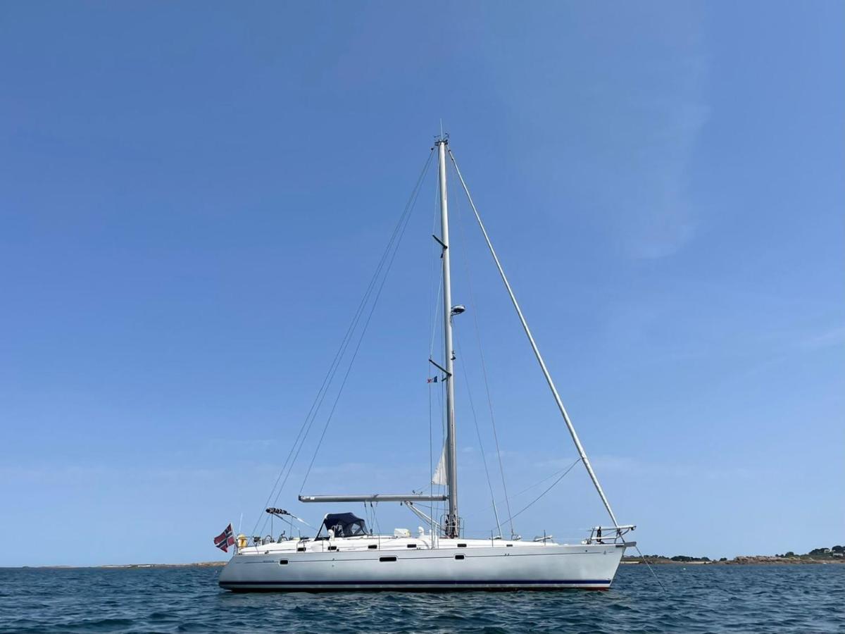 מלון ברצלונה Beautiful And Comfortable Sailboat With Secure Parking Available מראה חיצוני תמונה